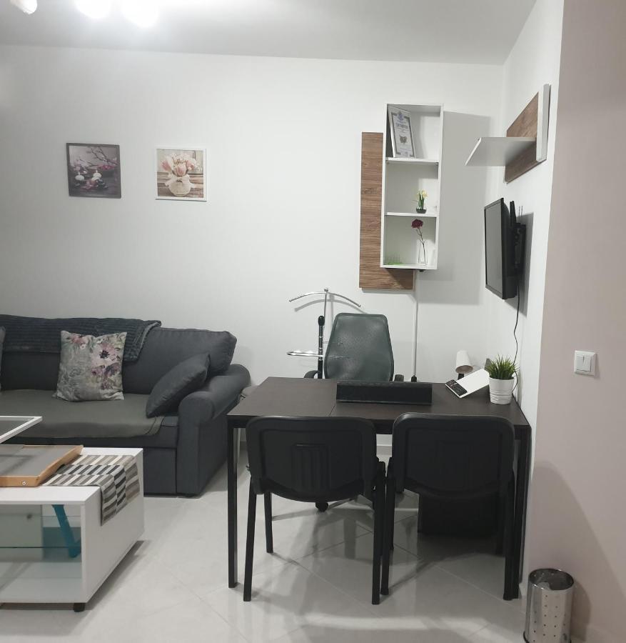 New The Twins Varna Two-Bedroom, Apt 5 At 15 Tsani Ginchev Street, Floor 3 Kültér fotó